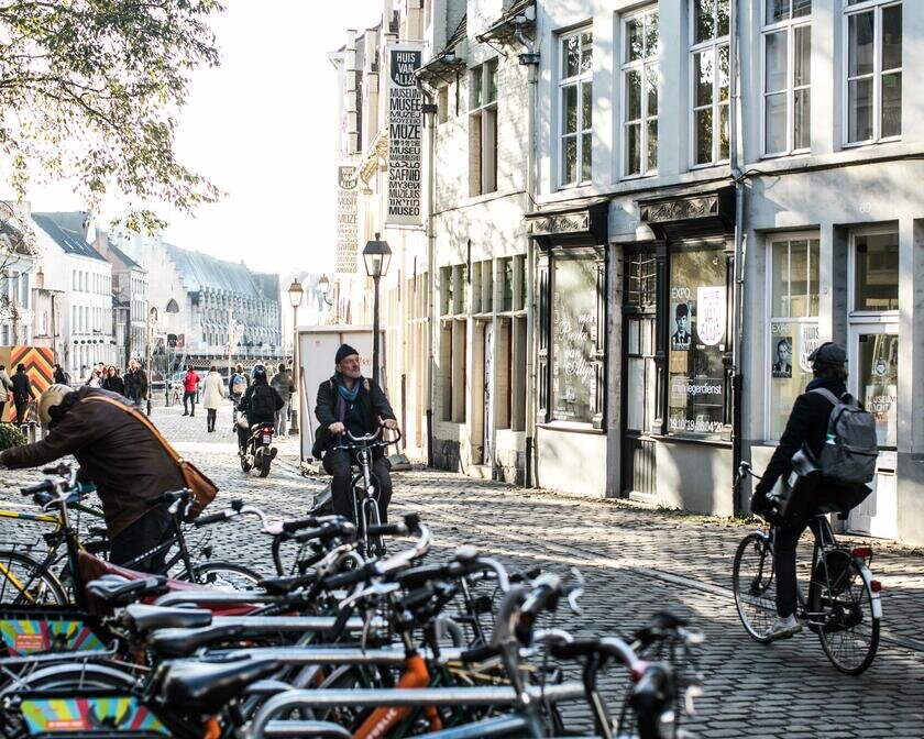 ترویج دوچرخه‌سواری در گنت با تشویق کارمندان شهرداری