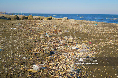 زخم زباله بر ساحل دریای خزر