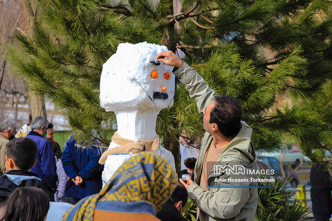 جشنواره ساخت آدم برفی در همدان