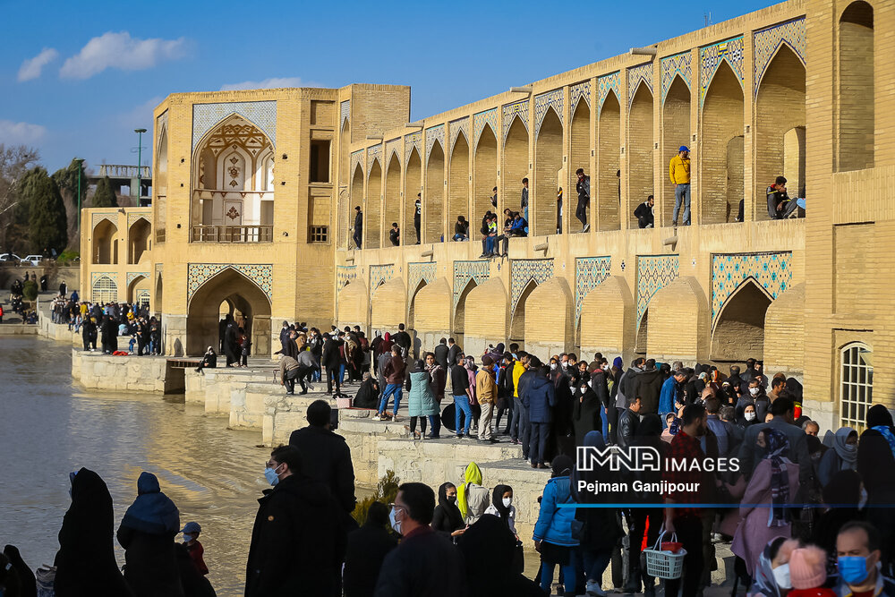 موج‌سواری «امیکرون» در اصفهان سرخ