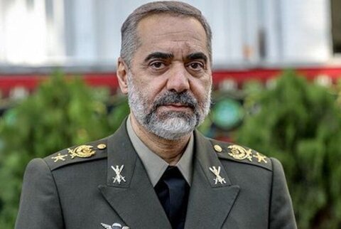 آشتیانی: وزارت دفاع قادر به تولید همه تجهیزات مورد نیاز نیروهای مسلح است