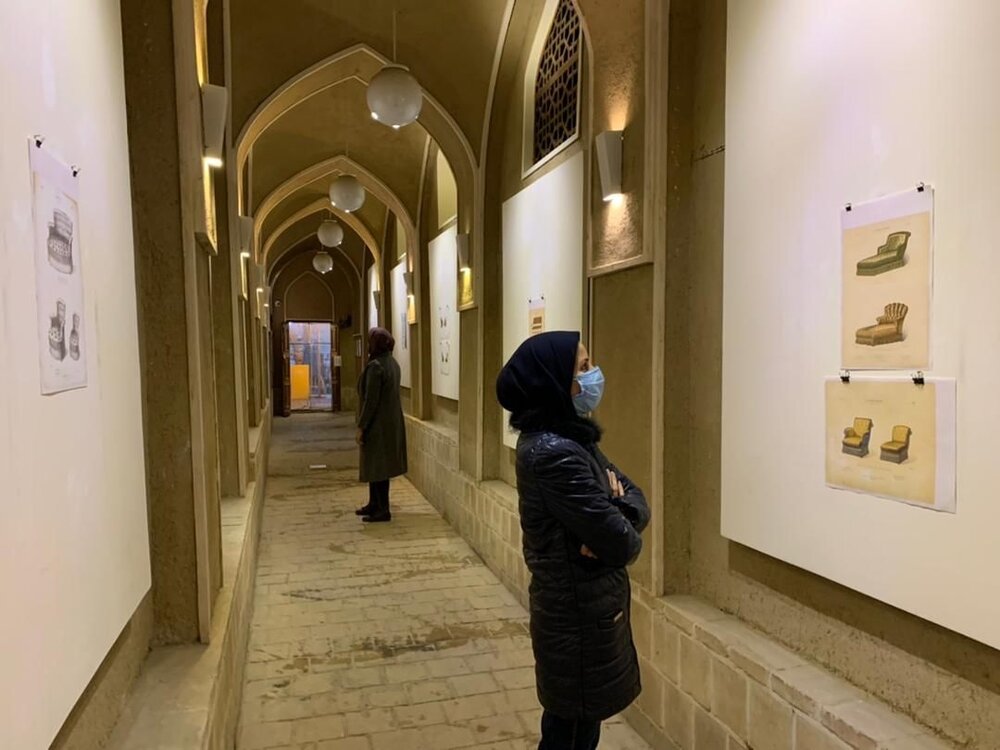 نمایشگاه «انبار مبلمان دزیره گیلمار» در اصفهان