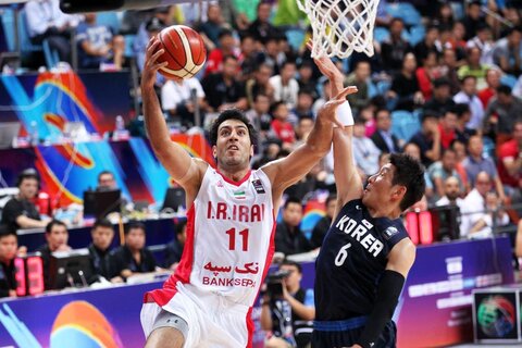 دلتنگ بسکتبال هستم/ اگر به ایران بازگشتم به ورزش کمک می‌کنم