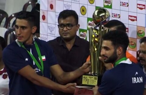 سکوهای قهرمانی و سومی به‌نام ایران