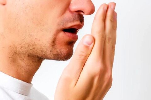 بوی بد دهان نشان‌دهنده کلسترول بالای خون است