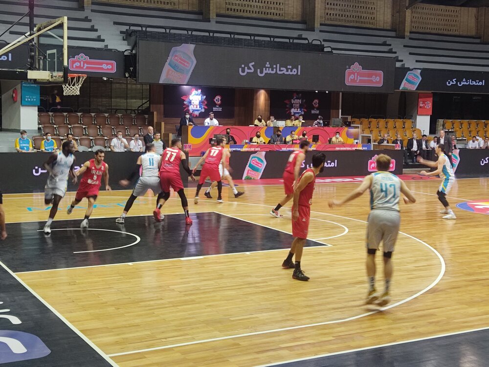 دیدار بسکتبال ایران و سوریه با تماشاگر شد