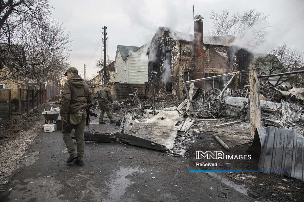 ۶۸۸۴ غیرنظامی در اوکراین کشته شده اند
