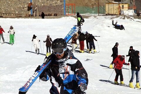 پیست اسکی شیرباد؛ تفریحات هیجان انگیز در بهترین پیست اسکی شرق کشور