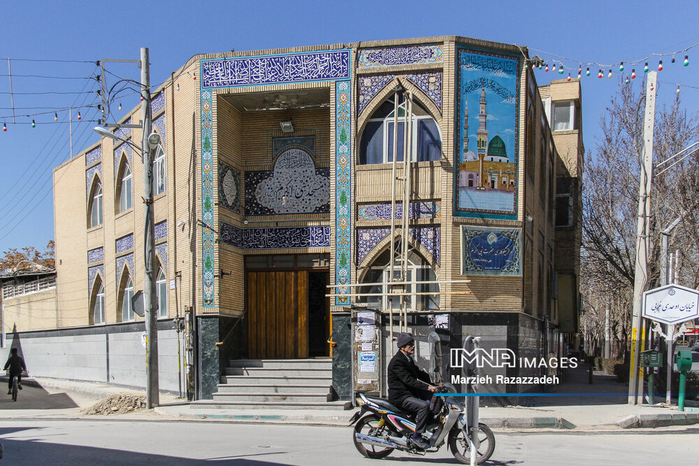 توجه به زیباسازی پیرامون مساجد شهرداری منطقه ۹