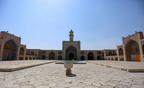 مسجدی با الهام از چهل‌ستون 