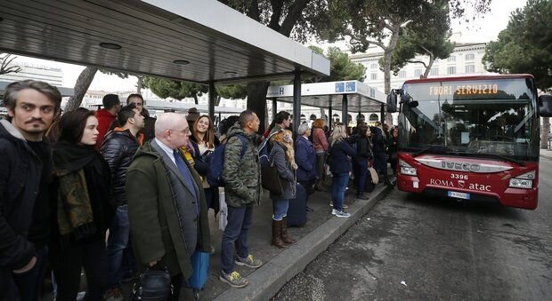 اعتصاب حمل و نقل ایتالیا در روز جهانی زن