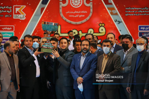 صحبت‌های استاندار اصفهان در مراسم قهرمانی تیم گیتی‌پسند+فیلم