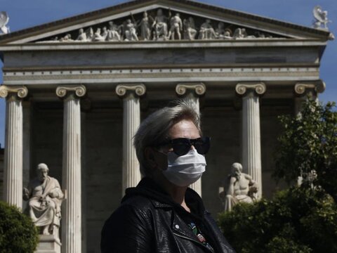 ماسک زدن در یونان اجباری نیست