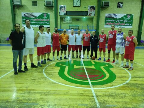 مسابقه بسکتبال تیم پیشکسوتان اصفهان با بوداپست مجارستان