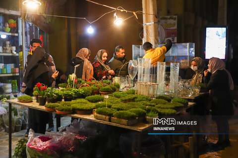 تکاپوی خرید شب عید در بازار لنجان