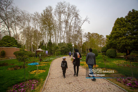  Isfahan hosting tourists