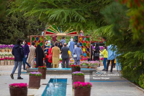  Isfahan hosting tourists