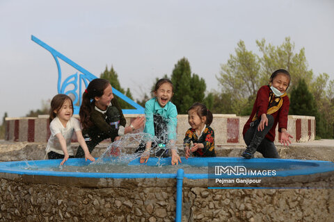 سومین روز بهار در باغ فدک