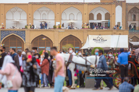 نقش جهان میزبان مسافران نوروزی