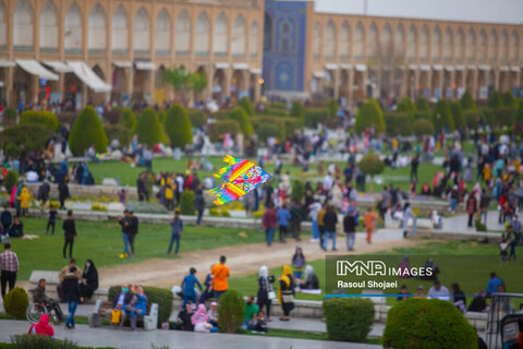 نقش جهان میزبان مسافران نوروزی