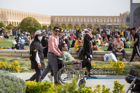 نقش جهان میزبان مسافران نوروزی