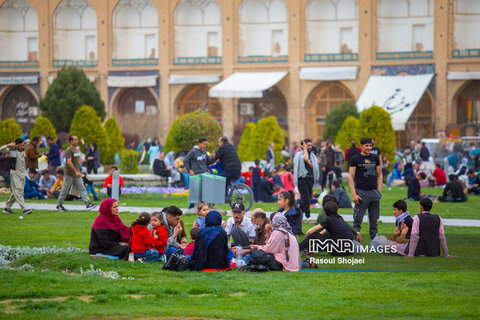 نقش جهان میزبان مسافران نوروزی