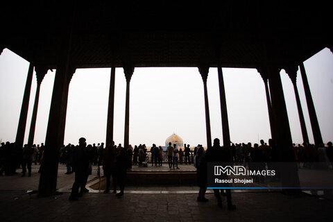 نقش جهان میزبان مسافران نوروزی