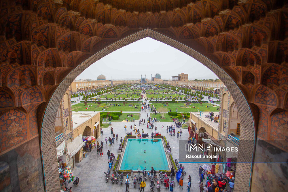 میدان امام اصفهان در بین زیباترین میدان‌های شهری جهان