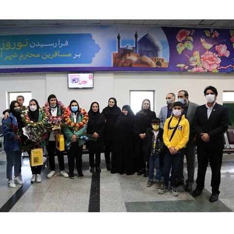 استقبال باشگاه ذوب‌آهن از دختران افتخارآفرین هندبال ایران