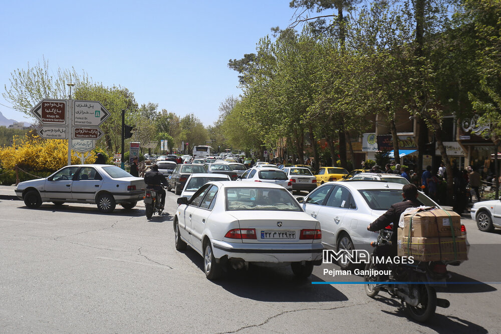 اقدامات مناطق ۲۲گانه شهرداری ‌تهران برای آرام‌سازی ترافیک
