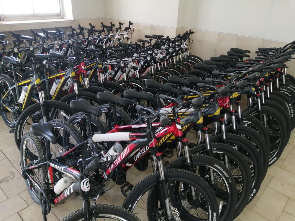توزیع یکصد دوچرخه بین کارکنان شهرداری بادرود