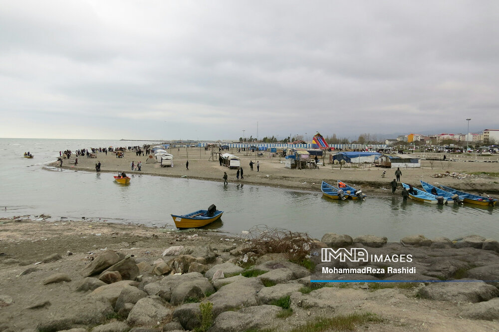 مسئولان به وضعیت نابسامان ساحل بازار رسیدگی کنند