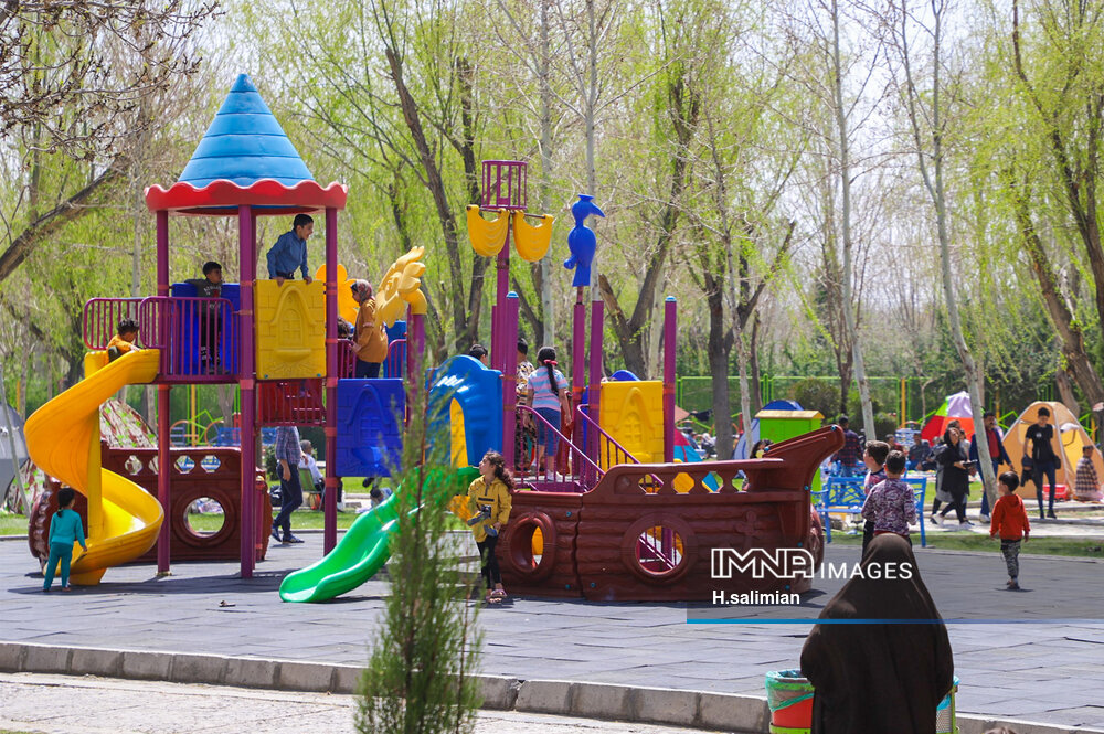 ضرورت احداث پارک کودک در لیسار