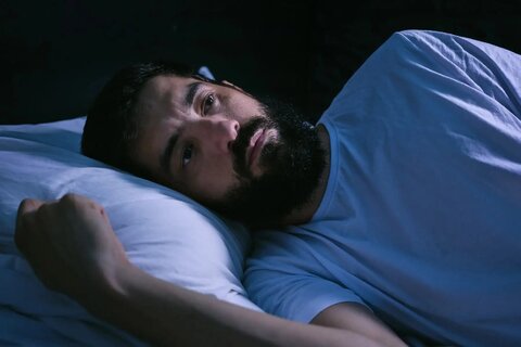 افراد مبتلا به بی‌خوابی بیشتر در معرض چه خطری قرار دارند؟