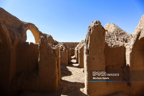 قلعه شریف آباد در انتظار مرمت