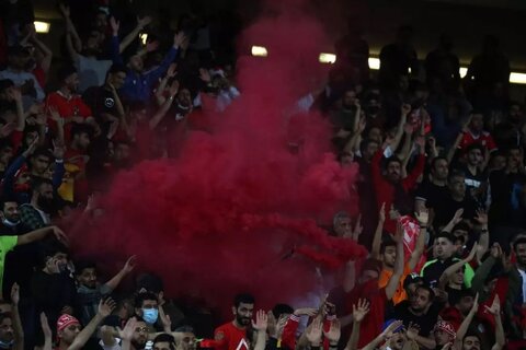 مرگ صدها هوادار فوتبال در جریان یک بازی در اندونزی!