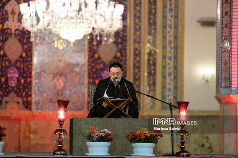 Iranians keep vigil during Laylat Al Qadr