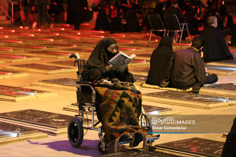 Iranians keep vigil during Laylat Al Qadr