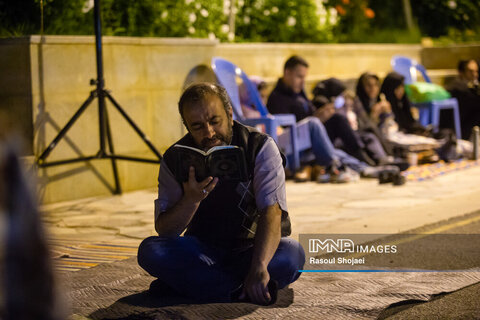 احیای شب بیست و یکم ماه رمضان در باغ بانوان طلوع