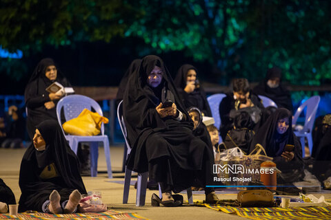 احیای شب بیست و یکم ماه رمضان در باغ بانوان طلوع