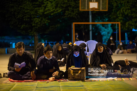 احیای شب بیست و یکم ماه رمضان در باغ بانوان طلوع