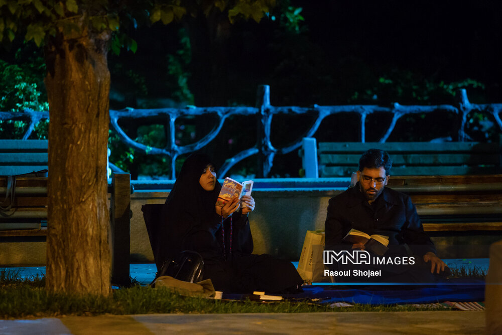 احیای شب بیست و یکم ماه رمضان در باغ بانوان طلوع