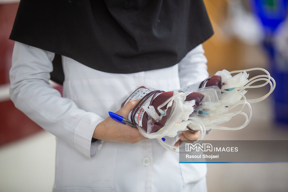 مشارکت ۵ درصد از بانوان ایرانی در اهدای خون / پویش اهدای خون فاطمی ادامه دارد