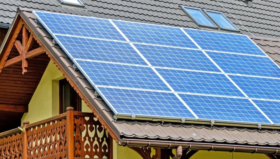 بخارست میزبان پنل‌های خورشیدی بر بام منازل