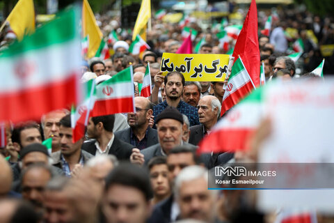 ضرورت ساده‌زیستی مسئولان/ پشتوانه انقلاب اسلامی مردم هستند