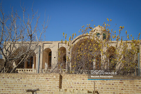  Zavareh; ancient county in heart of desert