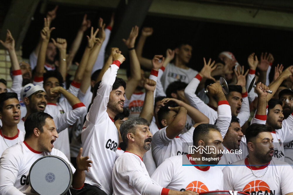 حضور پرشور هواداران شهرداری گرگان در فینال لیگ برتر بسکتبال+فیلم