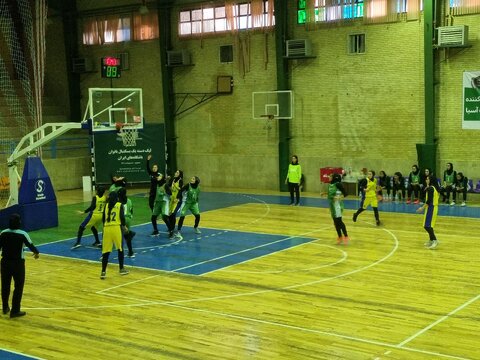 ذوب‌آهن ۶۱ _ شیدای کردستان ۴۶/ دختران ذوب آهن قهرمان لیگ دسته یک بسکتبال شدند