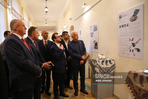 آئین افتتاح نمایشگاه به سوی امید