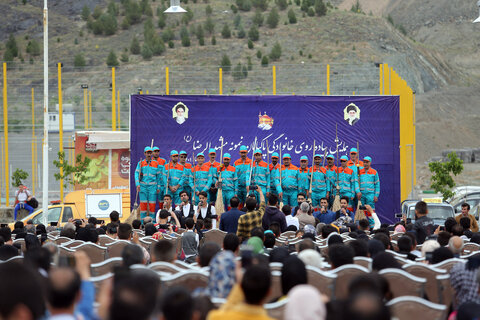 برگزاری همایش پیاده‌روی خانواده‌های ۴۰۰ پاکبان نمونه در مشهد
